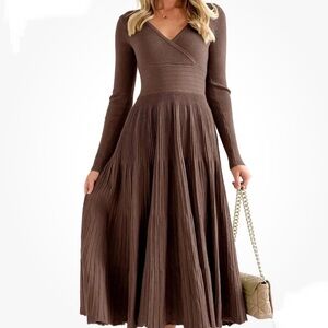 Chic Long Sleeve Dress in Rich Brown